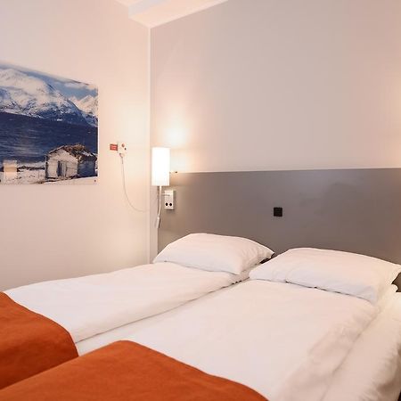 Pingvinhotellet Unn Tromsø Esterno foto