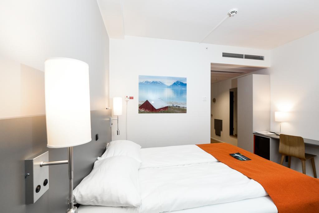 Pingvinhotellet Unn Tromsø Esterno foto
