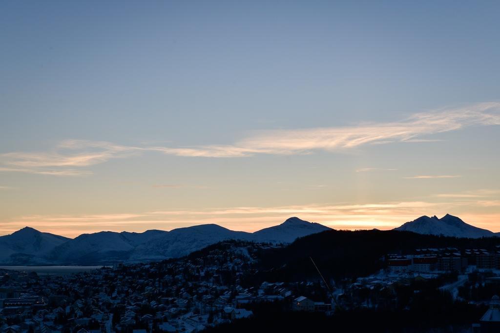 Pingvinhotellet Unn Tromsø Esterno foto